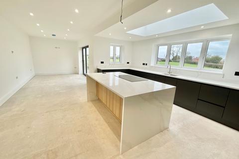 4 bedroom detached house for sale, Waters Upton, Telford, TF6