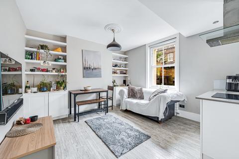 2 bedroom flat for sale, Queen's Club Gardens, W14 9RS