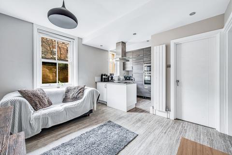 2 bedroom flat for sale, Queen's Club Gardens, W14