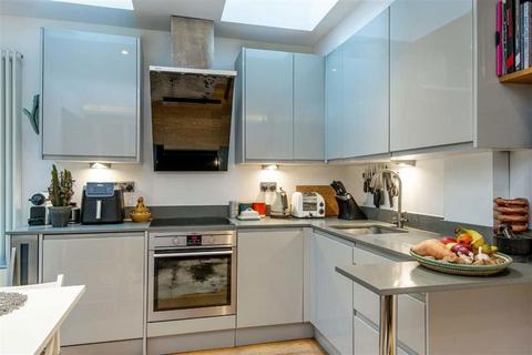 2 bedroom flat for sale, Vespan Road, London W12