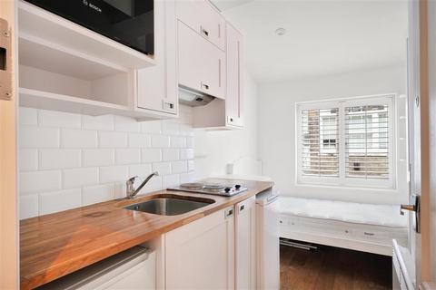 1 bedroom flat to rent, Winchester Street, SW1V