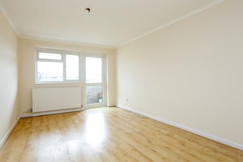 2 bedroom flat to rent, South Place, Surbiton, KT5