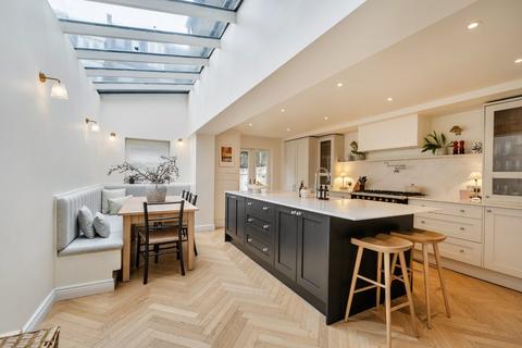 4 bedroom terraced house for sale, Tournay Road, Fulham, London, SW6