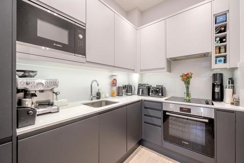 1 bedroom flat for sale, Albert Drive,  Woking,  Surrey,  GU21