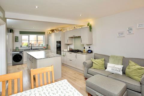 4 bedroom townhouse for sale, Lakeside Way, Ebbw Vale NP23