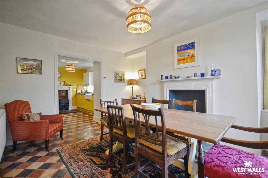 Breakfast Room
