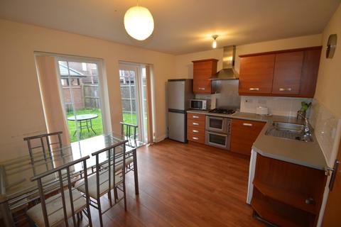 4 bedroom house to rent, Mackworth Street, Manchester M15