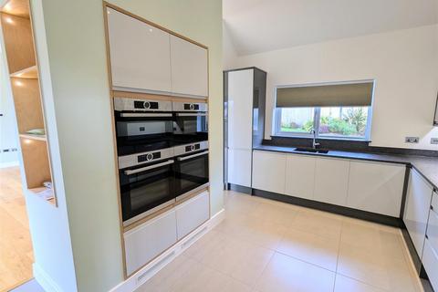 3 bedroom detached house to rent, Meadow Rise, Northam, Bideford