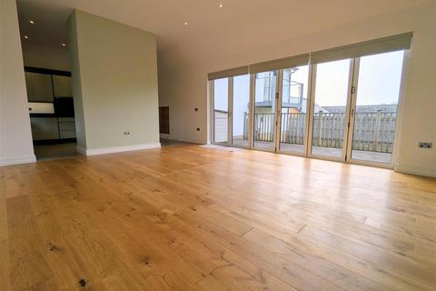 3 bedroom detached house to rent, Meadow Rise, Northam, Bideford