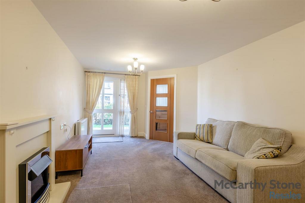 8678640-interior03.jpg