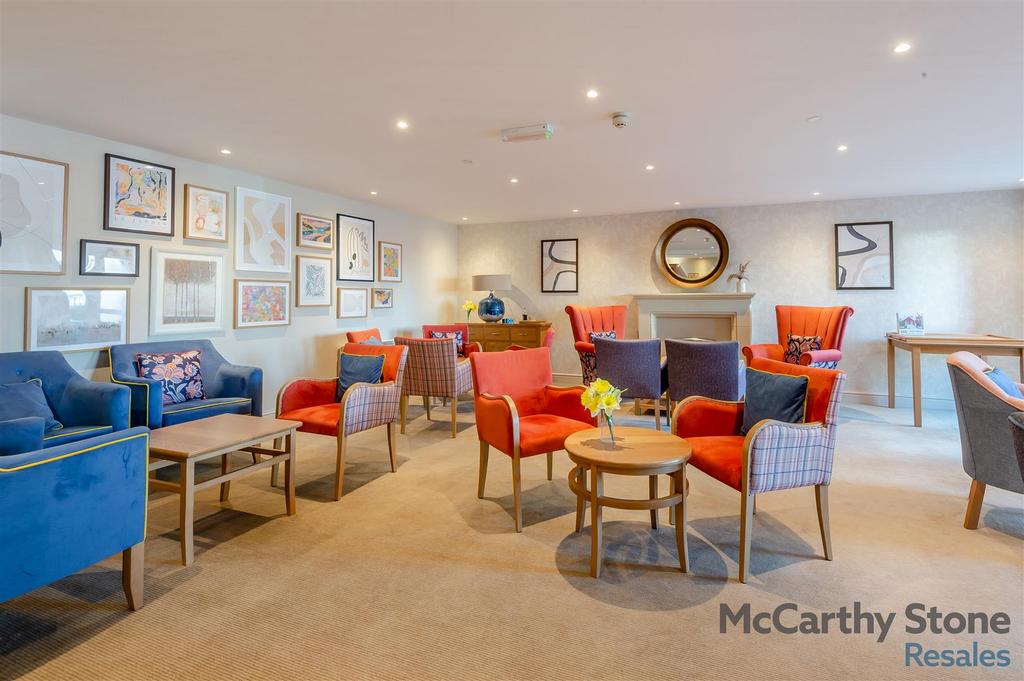 8678640-interior01.jpg