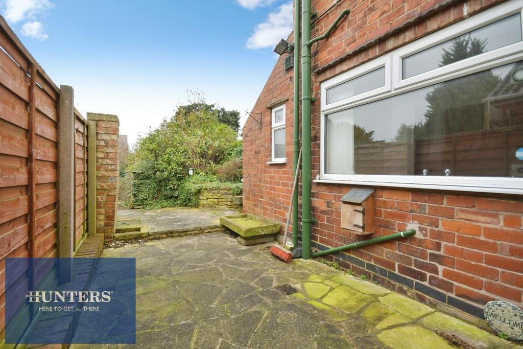 REAR GARDEN 01.jpg