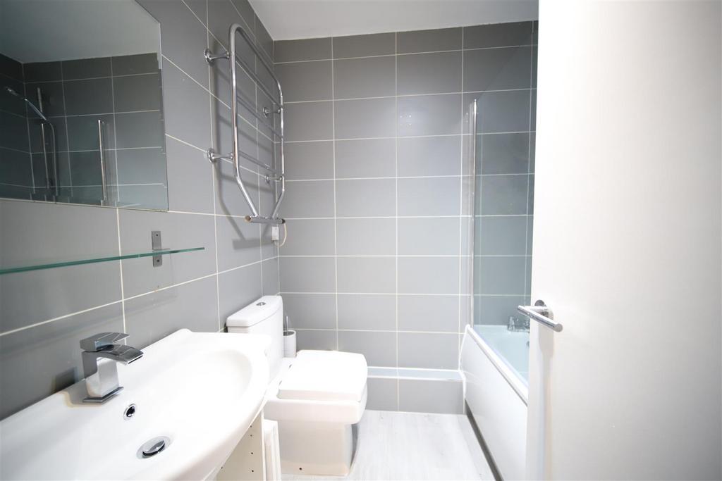 Bathroom1.jpg