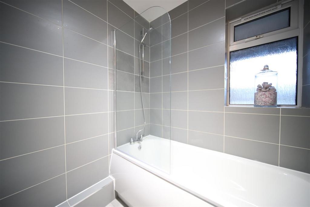 Bathroom3.jpg