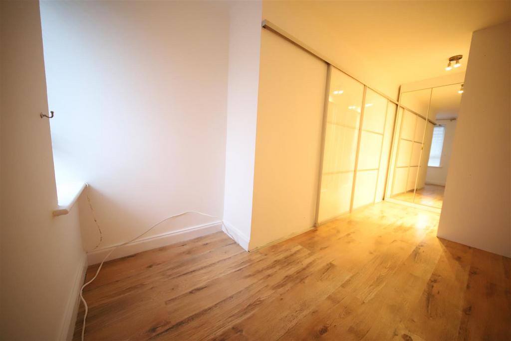 Bed1.jpg