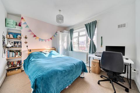 2 bedroom duplex for sale, Swan Mead, London
