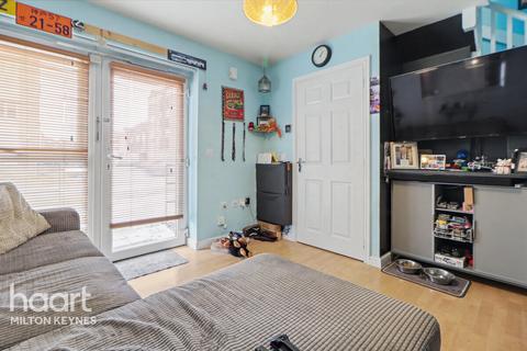 1 bedroom apartment for sale, Warwick Avenue, Broughton
