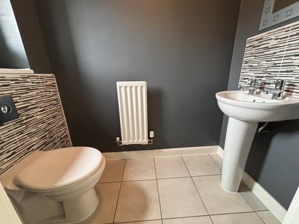 Cloakroom/wc