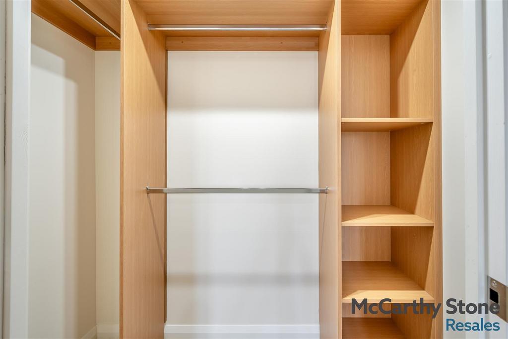 8676105-interior11.jpg