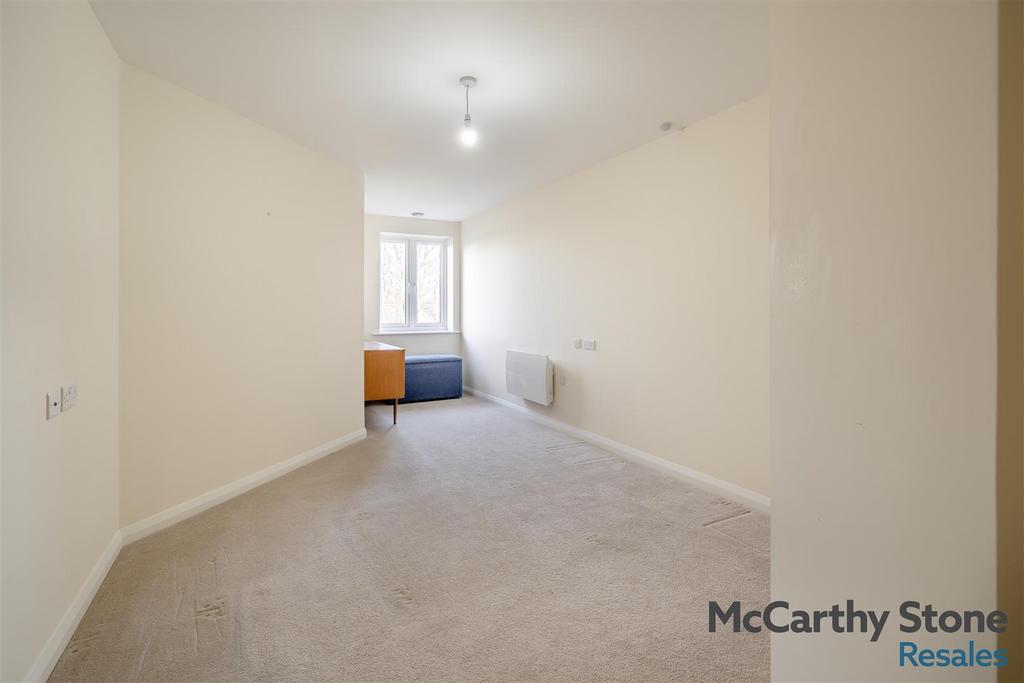8676105-interior08.jpg