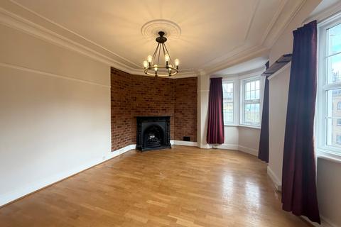 2 bedroom flat to rent, Windmill Hill, ENFIELD