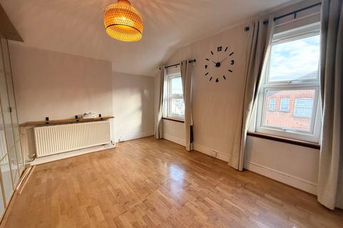2 bedroom flat to rent, Windmill Hill, ENFIELD