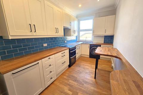 2 bedroom flat to rent, Windmill Hill, ENFIELD