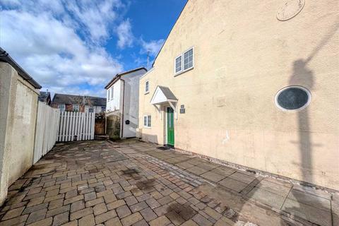 2 bedroom end of terrace house for sale, Brightlingsea CO7