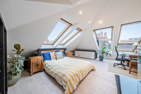 2 bedroom flat for sale, Prince of Wales Drive, Battersea, London, SW11