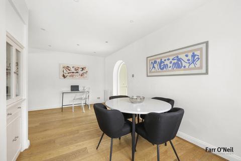 3 bedroom semi-detached house for sale, Boxted Close, Buckhurst Hill, IG9