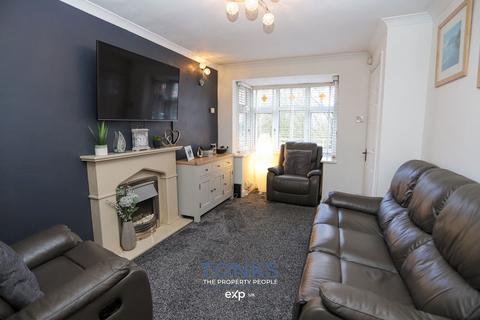 3 bedroom semi-detached house for sale, North View Drive, Brierley Hill DY5