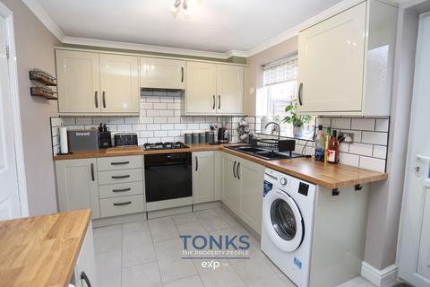 3 bedroom semi-detached house for sale, North View Drive, Brierley Hill DY5