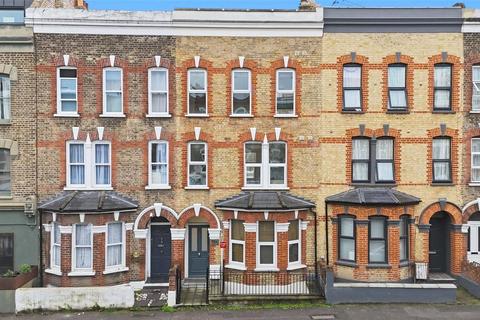 Studio to rent, Chatsworth Road, Hackney, London, E5