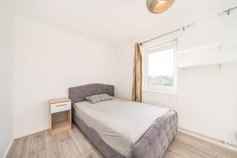 2 bedroom maisonette to rent, Lyneham Walk, London E5