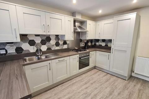 2 bedroom house to rent, Albion Cottages, London Road, Macclesfield