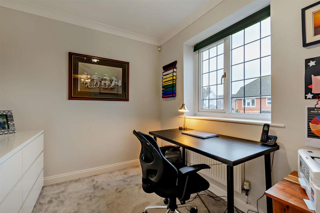 Study / Bedroom 5