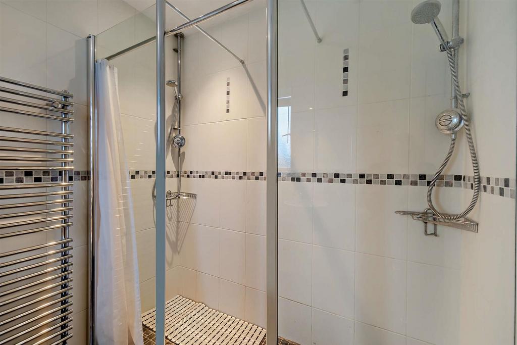 Bedroom 1 En Suite