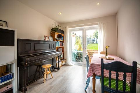 3 bedroom semi-detached house for sale, Concord Avenue, Chatham