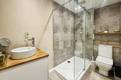 2 bedroom flat for sale, Ashover Road, Kenton, Newcastle upon Tyne, NE3