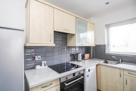 1 bedroom end of terrace house for sale, Oakfields, Worth, Crawley, West Sussex. RH10 7FL