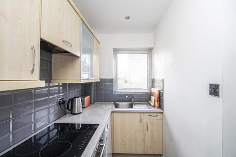 1 bedroom end of terrace house for sale, Oakfields, Worth, Crawley, West Sussex. RH10 7FL