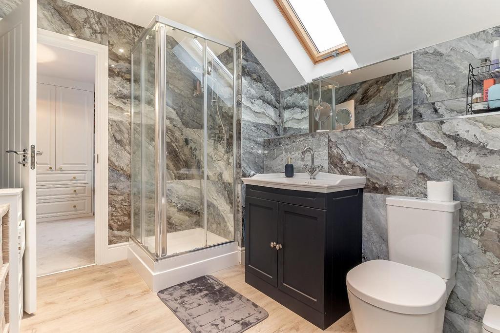 Master Bedroom Ensuite.jpg