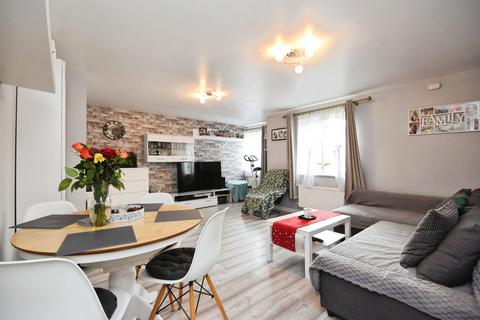 2 bedroom flat for sale, Perryfields, Braintree