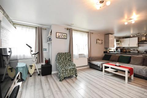 2 bedroom flat for sale, Perryfields, Braintree