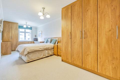 2 bedroom apartment for sale, London Road, Bushey