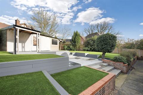 5 bedroom detached house for sale, The Acorns, Thurston,