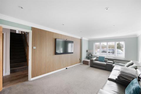 5 bedroom detached house for sale, The Acorns, Thurston,