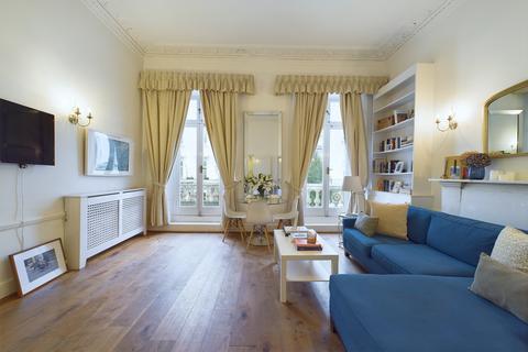 2 bedroom flat to rent, Gloucester Street, Pimlico, London, SW1V