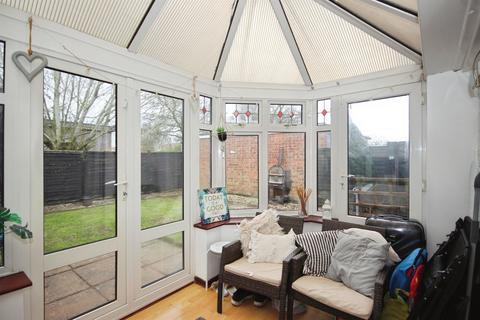 2 bedroom semi-detached bungalow for sale, Holt Avenue, Bishops Tachbrook, Leamington Spa