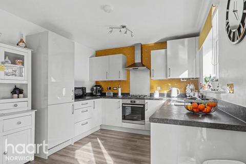 undefined, Hawthorn Drive, Norwich